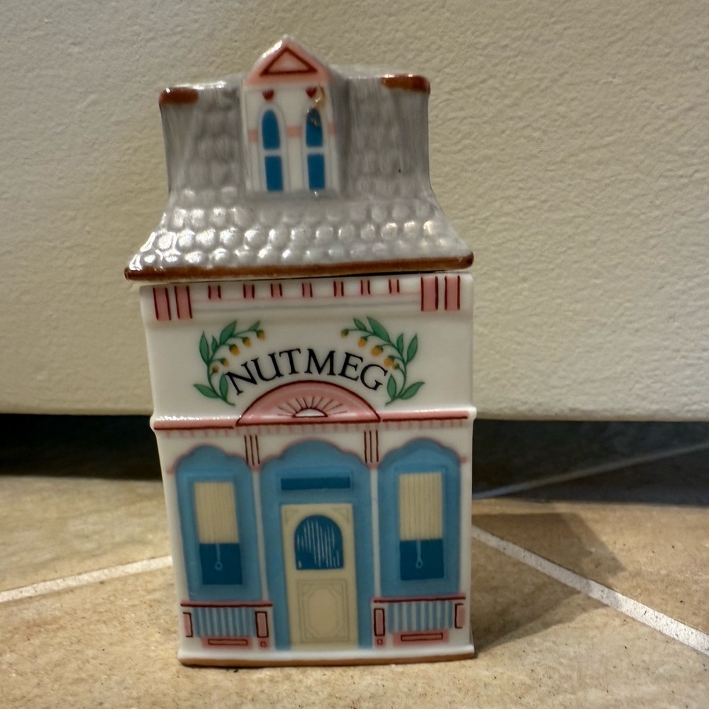 Lenox Fine Porcelain Spice Village Container 1989 vintage